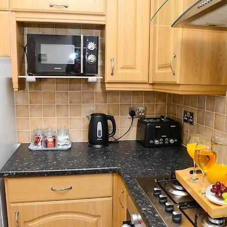 巴恩斯利Delightful 2 Bed Town Centre House, Sleeps 4公寓 外观 照片