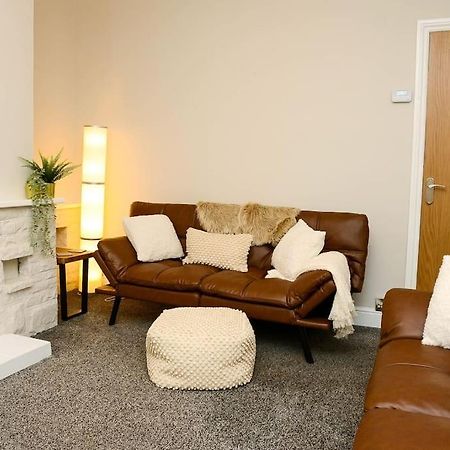 巴恩斯利Delightful 2 Bed Town Centre House, Sleeps 4公寓 外观 照片