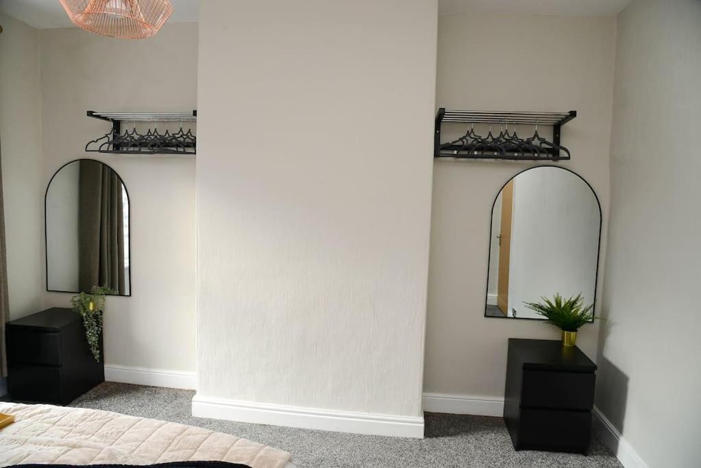 巴恩斯利Delightful 2 Bed Town Centre House, Sleeps 4公寓 外观 照片